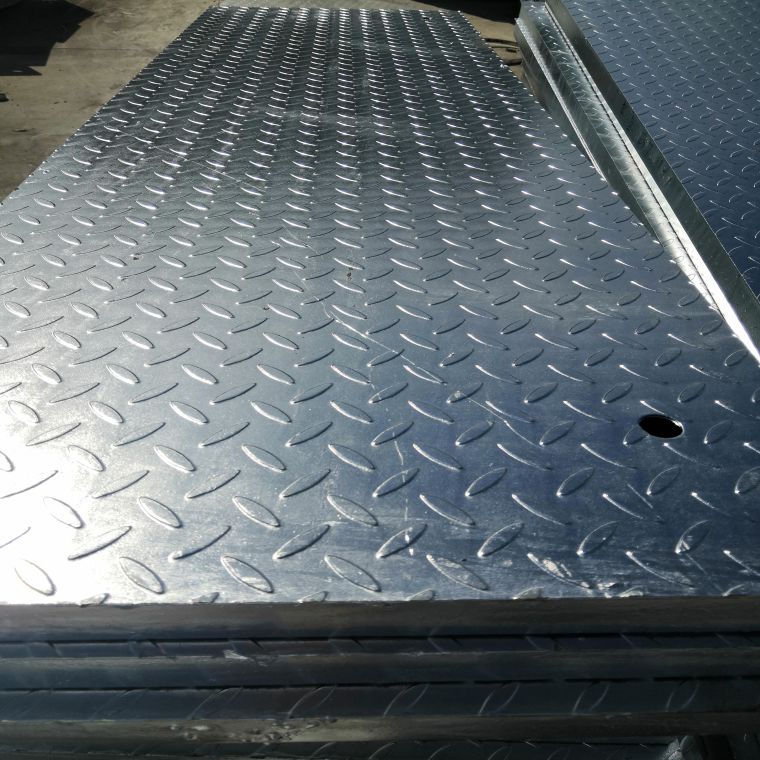 1633764737358092102.jpg 花纹钢格栅板 (2).jpg