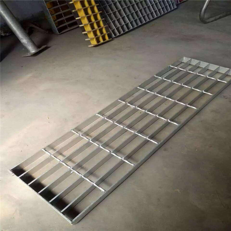 钢格板踏步
