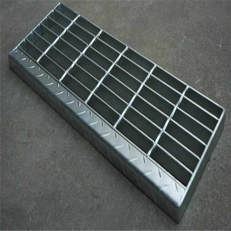 钢格板踏步
