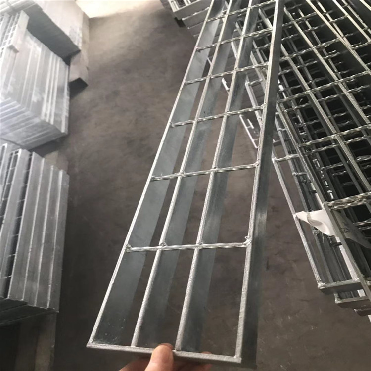 钢格板踏步 (10).jpg
